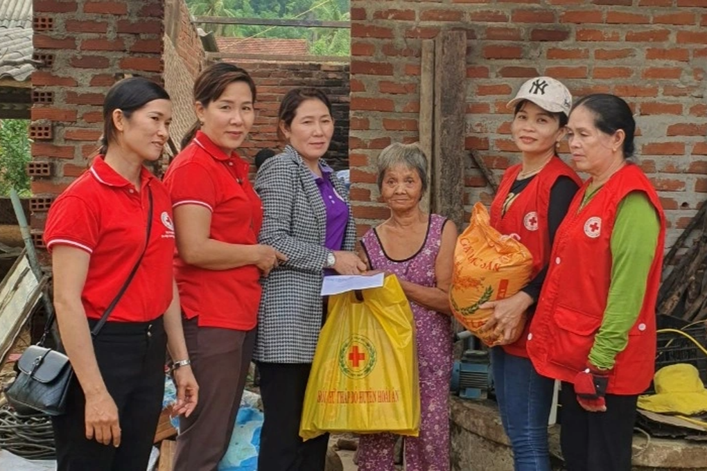 Nữ chủ tịch hội sinh ra để làm từ thiện, lan tỏa yêu thương - 3 Nữ chủ tịch hội sinh ra để làm từ thiện, lan tỏa yêu thương - 3
