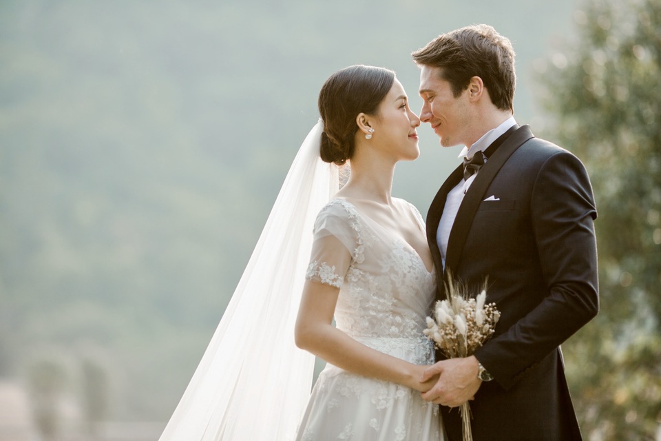 Trước thềm hôn lễ với chồng Tây, Hoàng Oanh khoe trọn ảnh cưới như mơ - 13 Trước thềm hôn lễ với chồng Tây, Hoàng Oanh khoe trọn ảnh cưới như mơ - 13