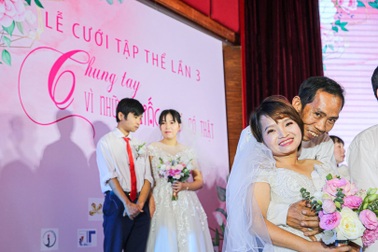 Xúc động đám cưới tập thể của 46 cặp vợ chồng "đặc biệt"