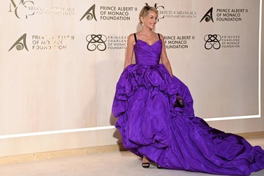 Minh tinh phim "Bản năng gốc" Sharon Stone vẫn trẻ đẹp ở tuổi 63