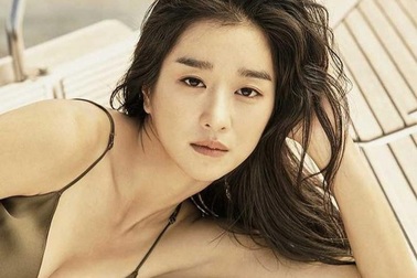 Fan phát sốt với vòng eo siêu nhỏ của nữ chính “Điên thì có sao”