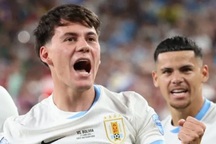 Uruguay thắng đậm Bolivia, chủ nhà Mỹ bất ngờ thất bại trước Panama