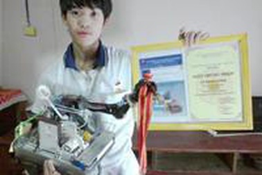 16 tuổi và hai giải thưởng Vifotec