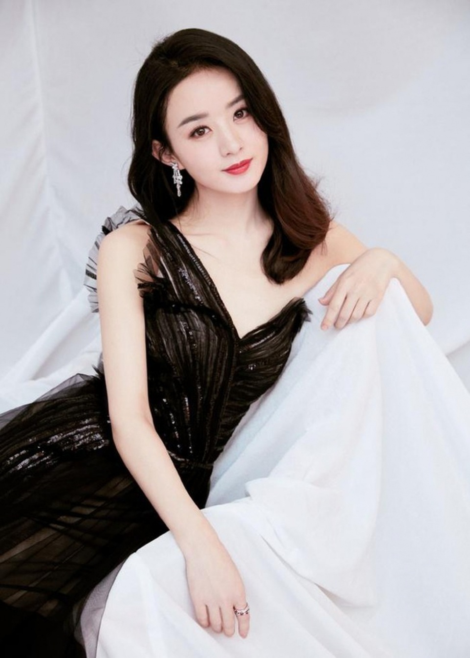 Triệu Lệ Dĩnh nhận hai đề cử giải Kim Ưng 2020 - 4 Triệu Lệ Dĩnh nhận hai đề cử giải Kim Ưng 2020 - 4