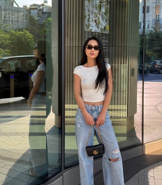 "Biểu tượng gợi cảm" Quỳnh Thy: Tuổi 42 trẻ trung, cơ bụng số 11 gây sốt - 14