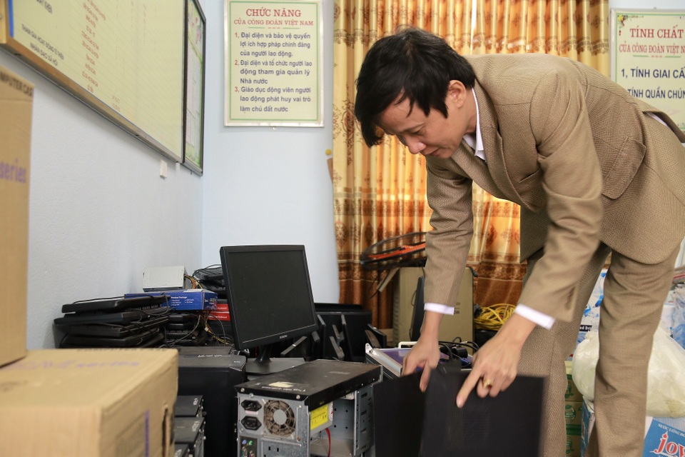 Thầy trò nhọc nhằn gắng gượng sau trận lũ quét qua - 10 Thầy trò nhọc nhằn gắng gượng sau trận lũ quét qua - 10
