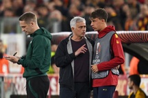 AS Roma lĩnh đòn đau vì chiến thuật hắc ám của HLV Mourinho
