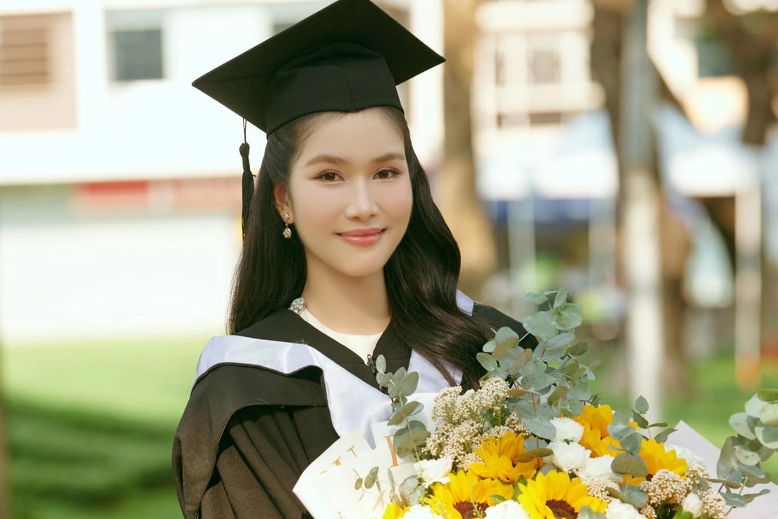 "Á hậu giỏi tiếng Pháp" học tiến sĩ ở tuổi 27, viên mãn bên chồng tri thức