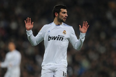 Sau Callejon, Real Madrid “tống khứ” tiếp Albiol tới Napoli