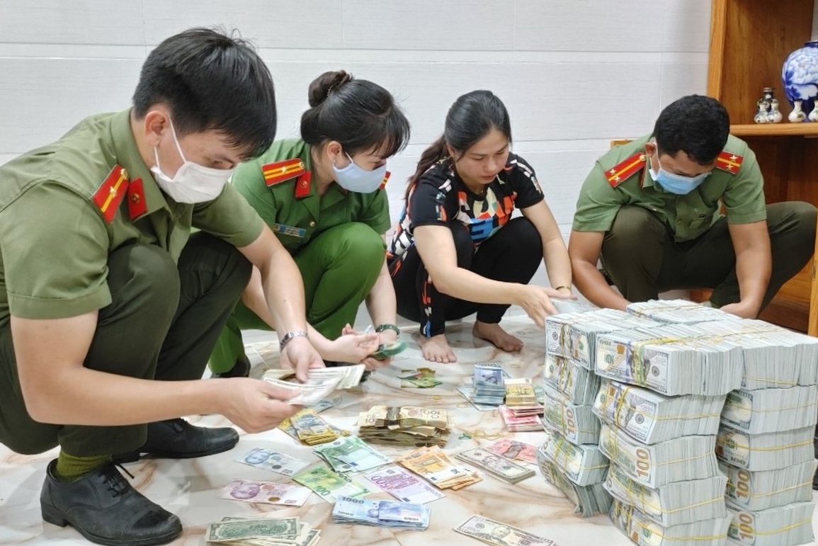 Chủ tiệm vàng ở An Giang trốn thuế hơn... 10.000 tỷ đồng - 3 Chủ tiệm vàng ở An Giang trốn thuế hơn... 10.000 tỷ đồng - 3