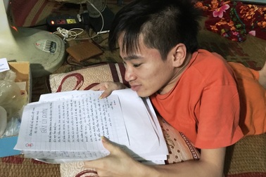 10 giọt máu "nhuộm đỏ" lá đơn kêu cứu của cậu bé tật nguyền