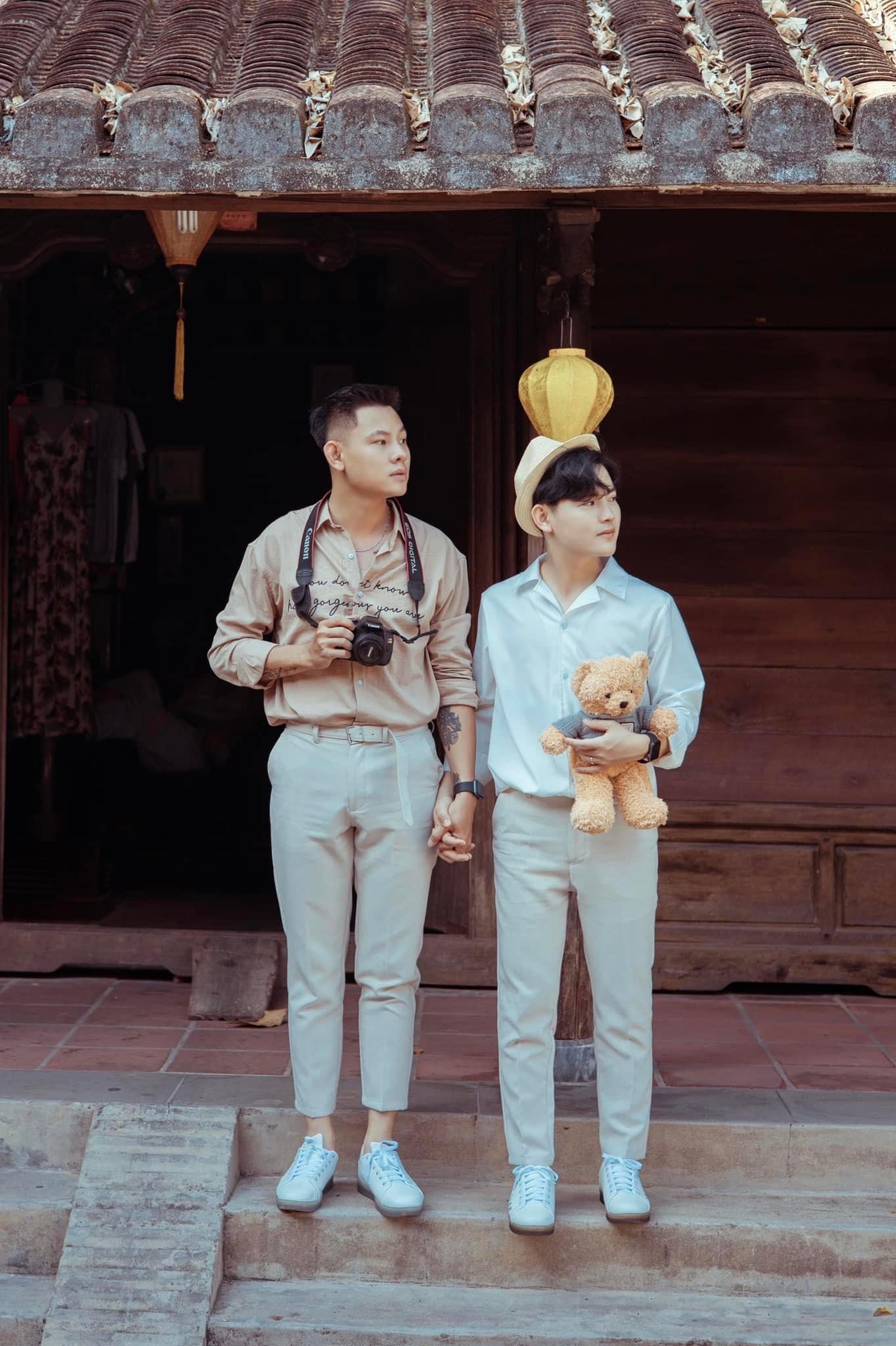 Giữ lời hứa với người đã mất, chàng gay quyết nuôi con riêng của chồng - 1 Giữ lời hứa với người đã mất, chàng gay quyết nuôi con riêng của chồng - 1