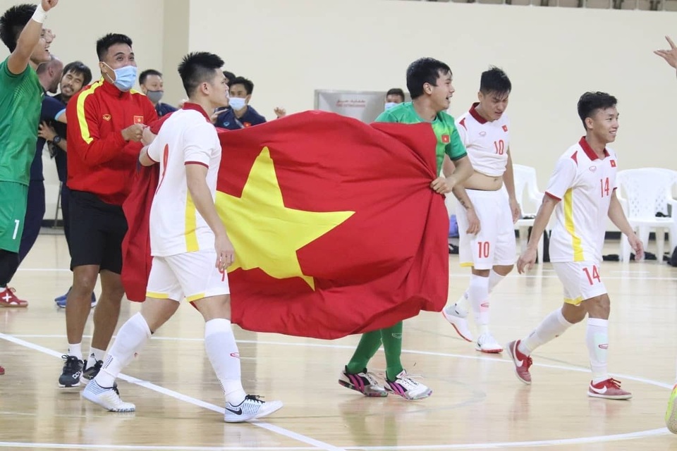 Hình ảnh xúc động của người hùng Châu Đoàn Phát - 2 Hình ảnh xúc động của người hùng Châu Đoàn Phát - 2