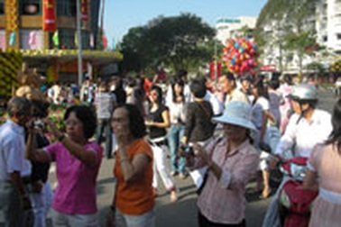 Sài Gòn ngập tràn sắc Xuân mùng 1 Tết