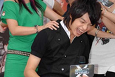 Hotboy “chiêu quân”