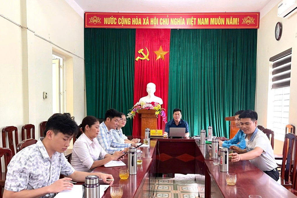 Xã miền núi thiếu nhân sự, cán bộ tăng ca đến khuya - 5 Xã miền núi thiếu nhân sự, cán bộ tăng ca đến khuya - 5