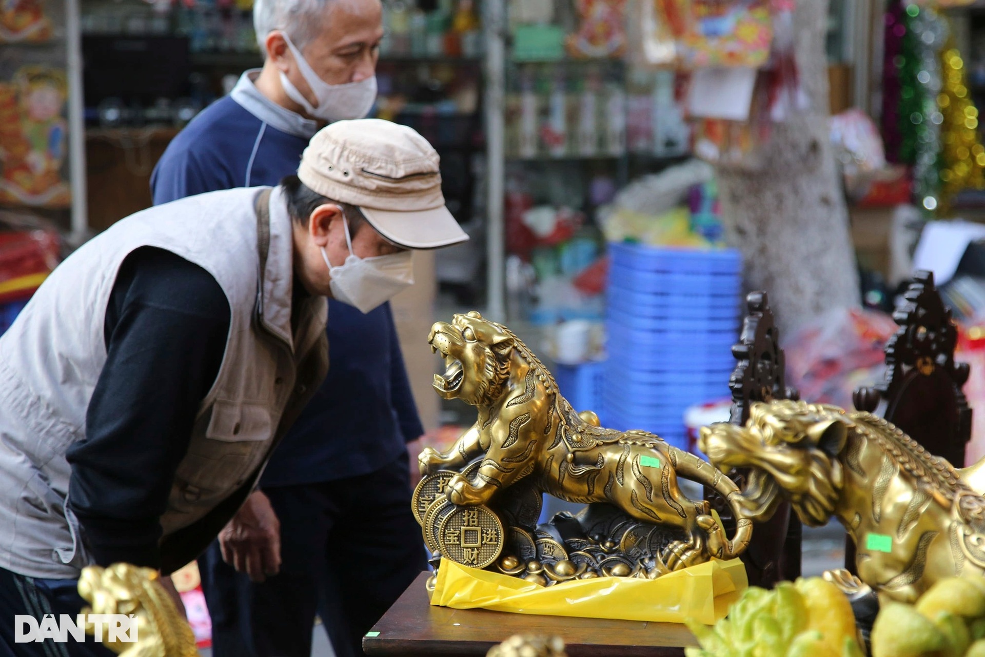 Chợ hoa Hàng Lược mang không khí Tết đặc trưng đất Hà Thành - 7 Chợ hoa Hàng Lược mang không khí Tết đặc trưng đất Hà Thành - 7