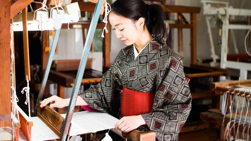 Kimono “nhuộm bùn”: Trang phục cao cấp của quý tộc xưa - 1 Kimono “nhuộm bùn”: Trang phục cao cấp của quý tộc xưa - 1