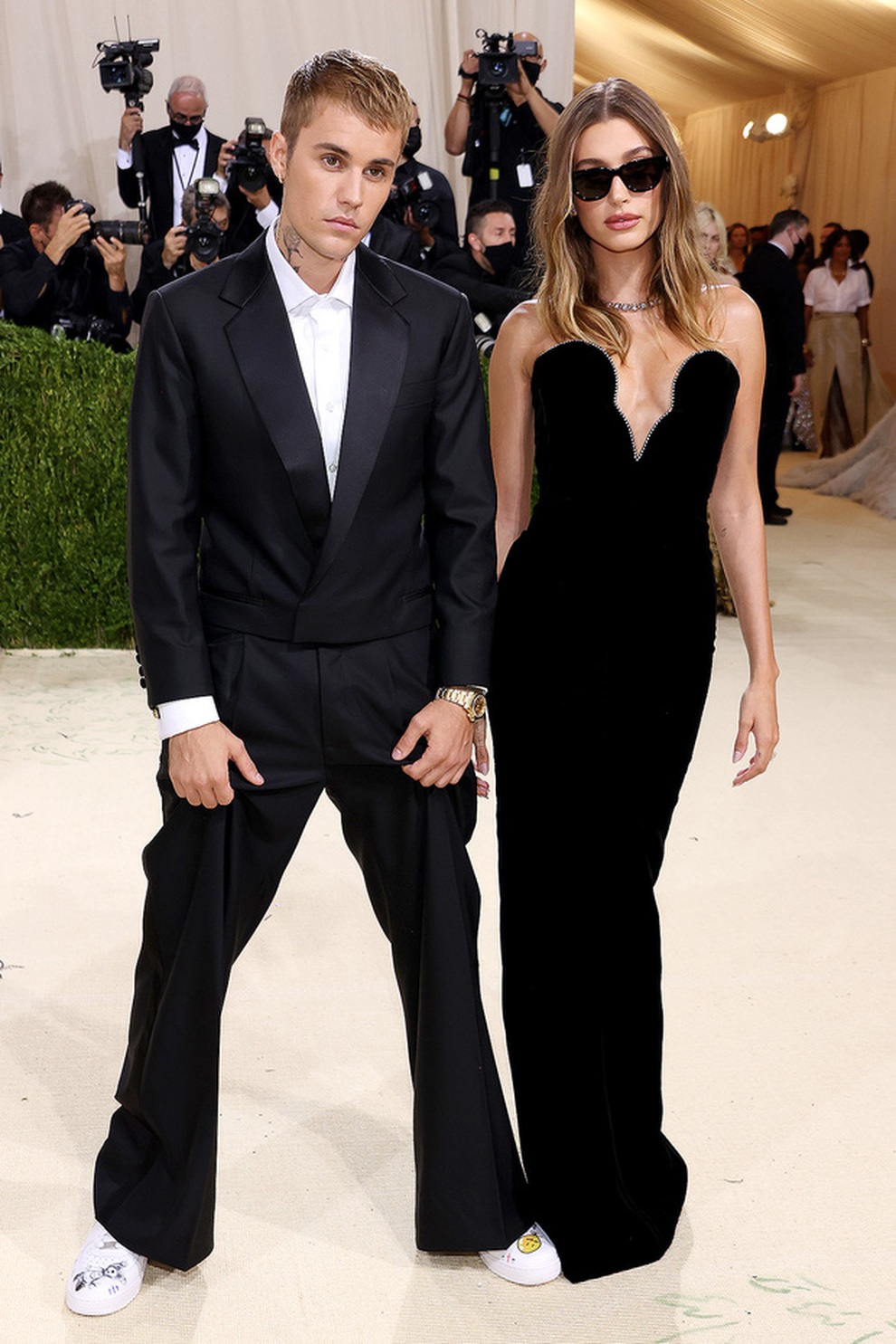 Nguyên nhân khiến Justin Bieber mang vẻ mặt khó ở tới Met Gala - 1 Nguyên nhân khiến Justin Bieber mang vẻ mặt khó ở tới Met Gala - 1