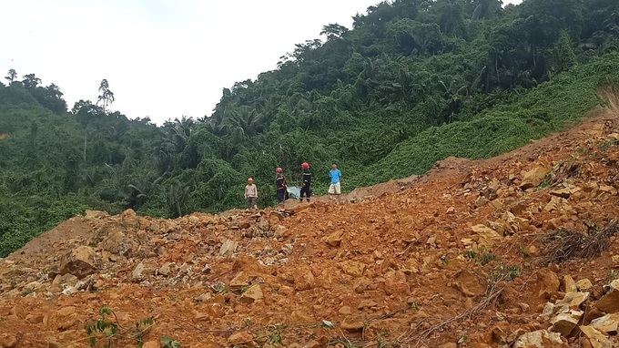 Mưa lớn khiến công tác cứu hộ người bị nạn tại thủy điện Rào Trăng 3 gặp khó khăn - Ảnh 1.