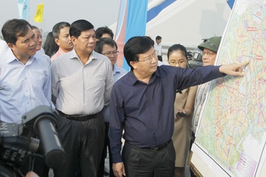 Bộ trưởng Xây dựng thị sát 3 công trình trọng điểm của Hà Nội 