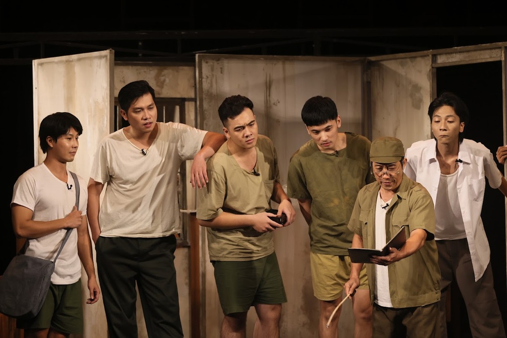 Biên kịch Phạm Ngọc Tiến bất ngờ trước vở diễn mới của Nhà hát Tuổi trẻ - 1 Biên kịch Phạm Ngọc Tiến bất ngờ trước vở diễn mới của Nhà hát Tuổi trẻ - 1