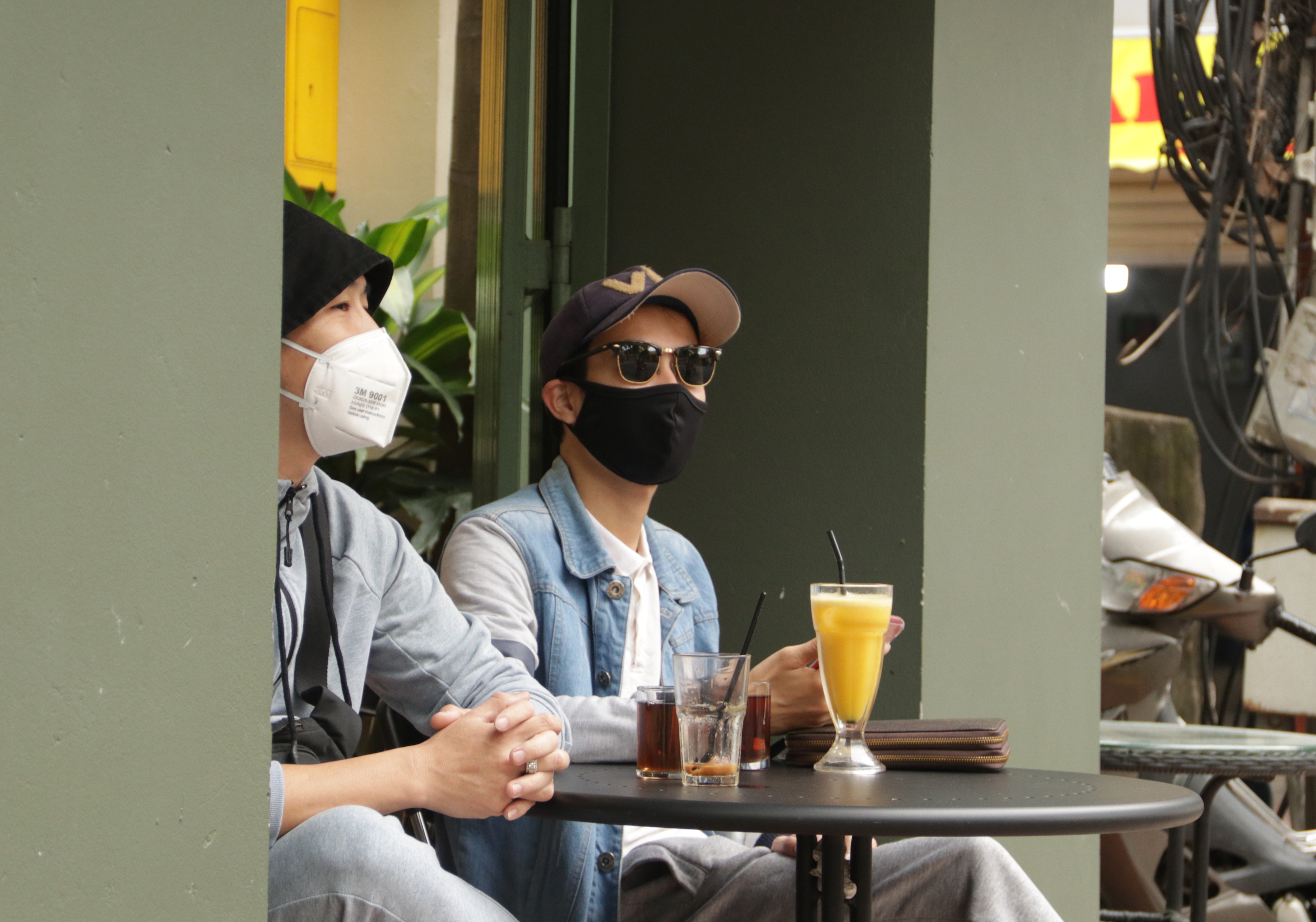 Phố Trúc Bạch: Cách ly, khử trùng và được tiếp tế nhu yếu phẩm - 8 Phố Trúc Bạch: Cách ly, khử trùng và được tiếp tế nhu yếu phẩm - 8