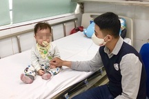 Trời rét đậm, bác sĩ cảnh báo nhiều trẻ bị cúm biến chứng nặng nhập viện