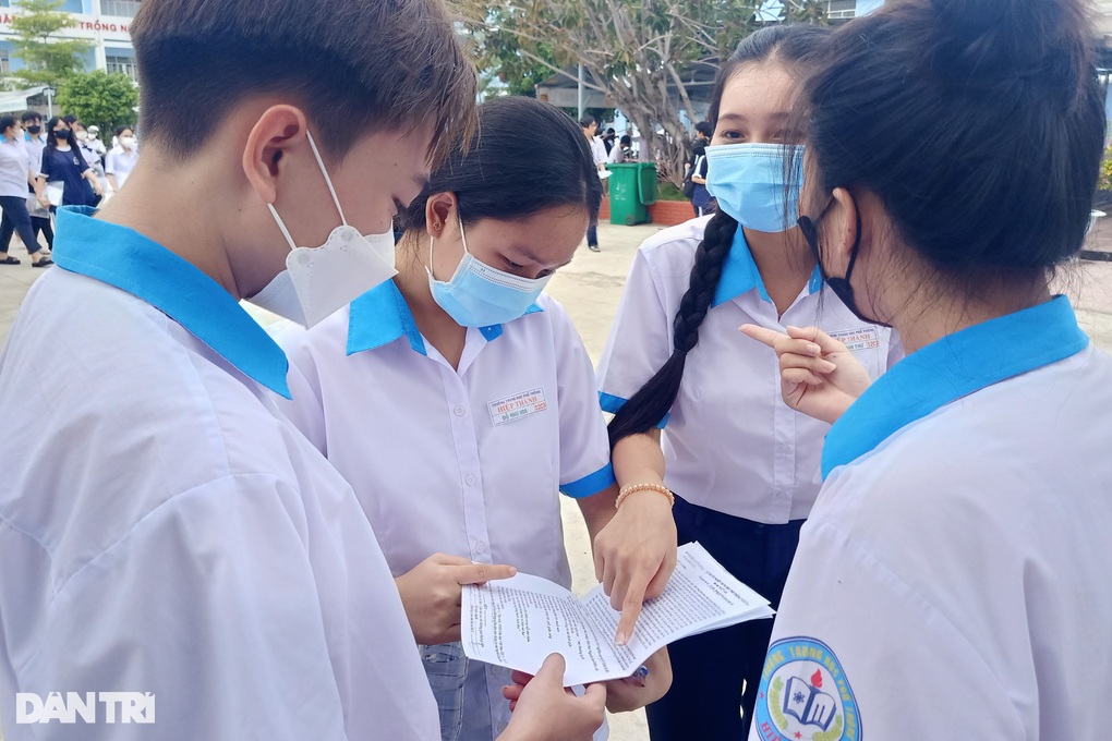 Tỷ lệ đỗ tốt nghiệp ở Bạc Liêu tăng nhẹ so với năm 2023 - 1 Tỷ lệ đỗ tốt nghiệp ở Bạc Liêu tăng nhẹ so với năm 2023 - 1