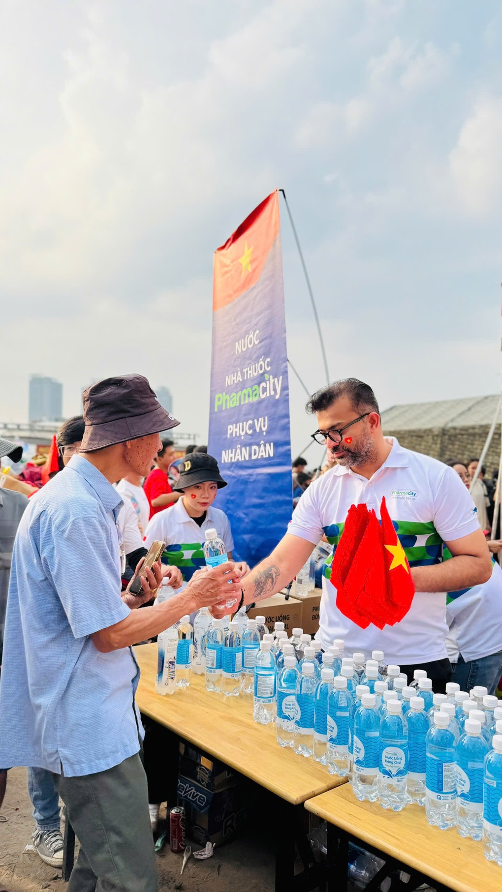 Pharmacity đồng hành cùng người dân, du khách chào mừng lễ 30/4 - 4 Pharmacity đồng hành cùng người dân, du khách chào mừng lễ 30/4 - 4