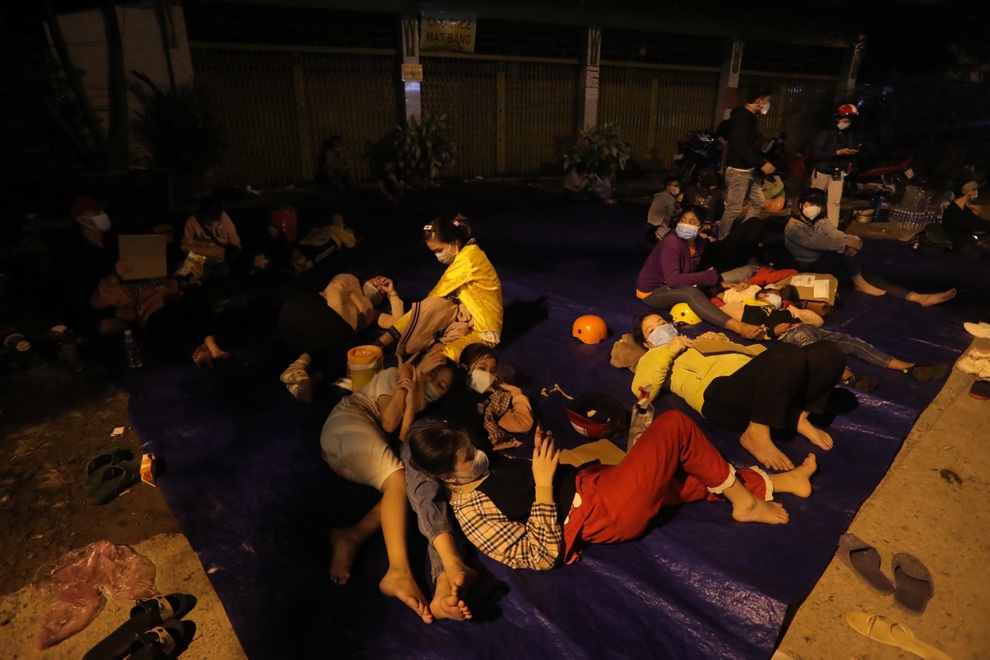 TPHCM: Lao động bậc cao lẫn phổ thông phải chen nhau nhà trọ tồi tàn - 2 TPHCM: Lao động bậc cao lẫn phổ thông phải chen nhau nhà trọ tồi tàn - 2