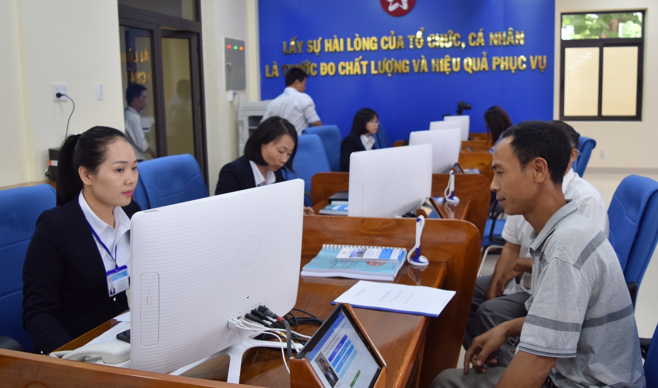 thủ tục hành chính.jpg thủ tục hành chính.jpg