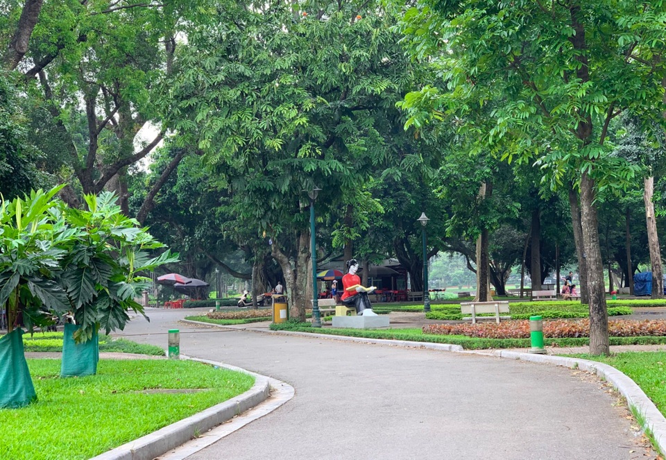 Hình ảnh tượng trong Công viên Thống Nhất lại được thay áo mới - 15 Hình ảnh tượng trong Công viên Thống Nhất lại được thay áo mới - 15