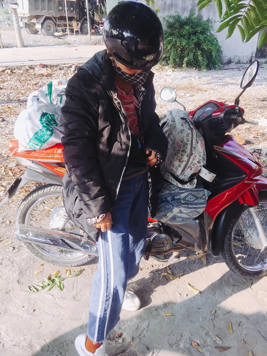 Phượt xe máy 300km về quê vì... ám ảnh bị nhồi nhét trên xe Tết - 2 Phượt xe máy 300km về quê vì... ám ảnh bị nhồi nhét trên xe Tết - 2