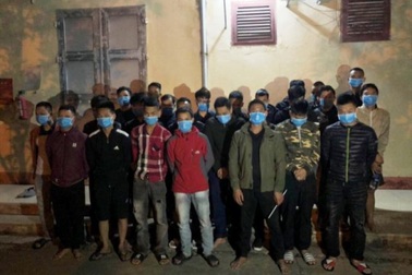 Gần 30 con bạc sát phạt nhau tại quán bi-a