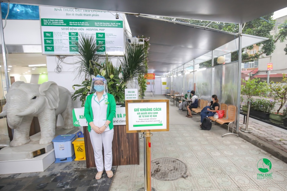Bệnh viện Thu Cúc tổ chức phân luồng người đến khám chữa bệnh theo đúng quy định của Bộ Y Tế - 2 Bệnh viện Thu Cúc tổ chức phân luồng người đến khám chữa bệnh theo đúng quy định của Bộ Y Tế - 2