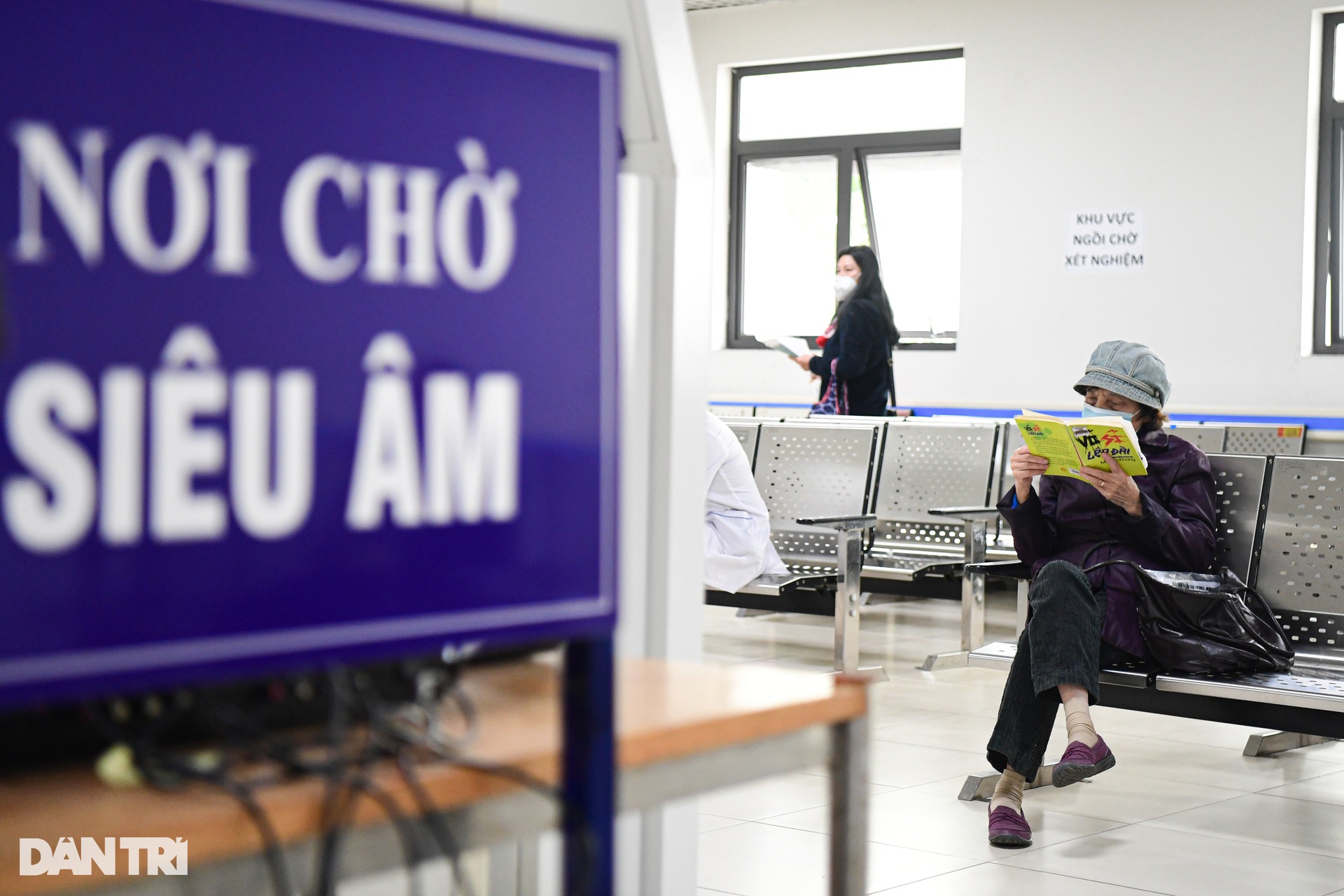 Hà Nội: Trời rét đột ngột, nhiều người già phải vào viện vì bệnh hô hấp - 9 Hà Nội: Trời rét đột ngột, nhiều người già phải vào viện vì bệnh hô hấp - 9