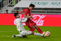 3 trận thủng lưới 10 bàn và những bài học với đội tuyển Việt Nam