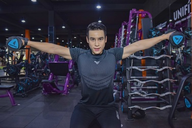 Cao Xuân Tài khoe hình thể săn chắc