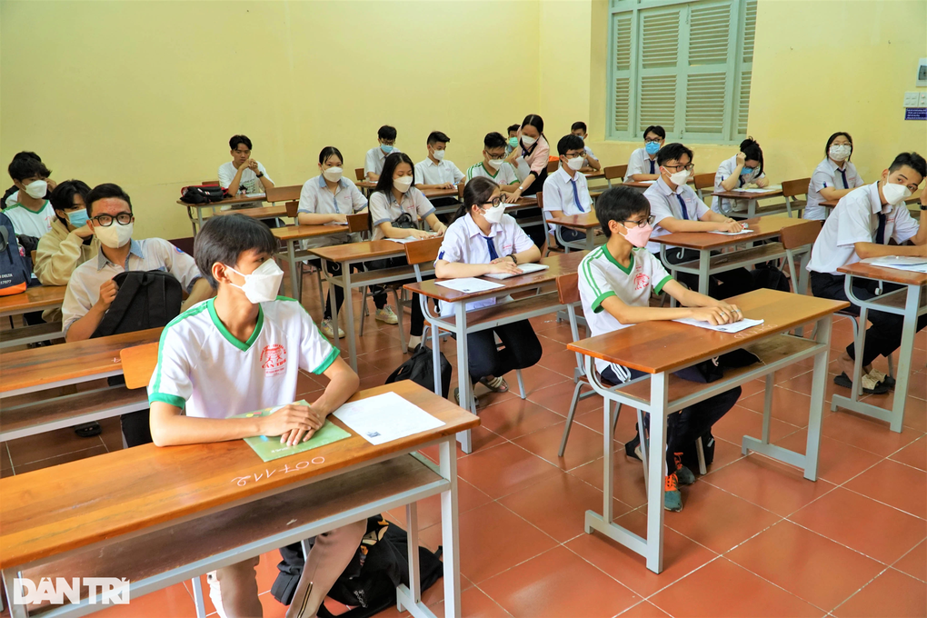 Hơn 1 triệu thí sinh hồi hộp làm thủ tục thi tốt nghiệp THPT 2022 - 27 Hơn 1 triệu thí sinh hồi hộp làm thủ tục thi tốt nghiệp THPT 2022 - 27
