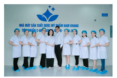 Các đối tác tham quan nhà máy của Dược Mỹ phẩm Nam Khang