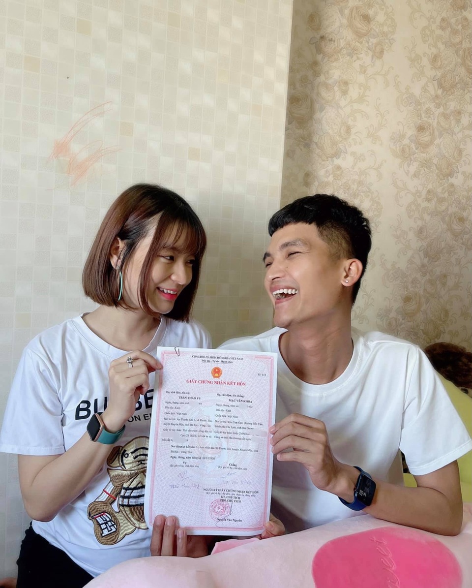 Mạc Văn Khoa khiến khán giả bật cười khi chia sẻ đi đăng ký kết hôn - 2 Mạc Văn Khoa khiến khán giả bật cười khi chia sẻ đi đăng ký kết hôn - 2