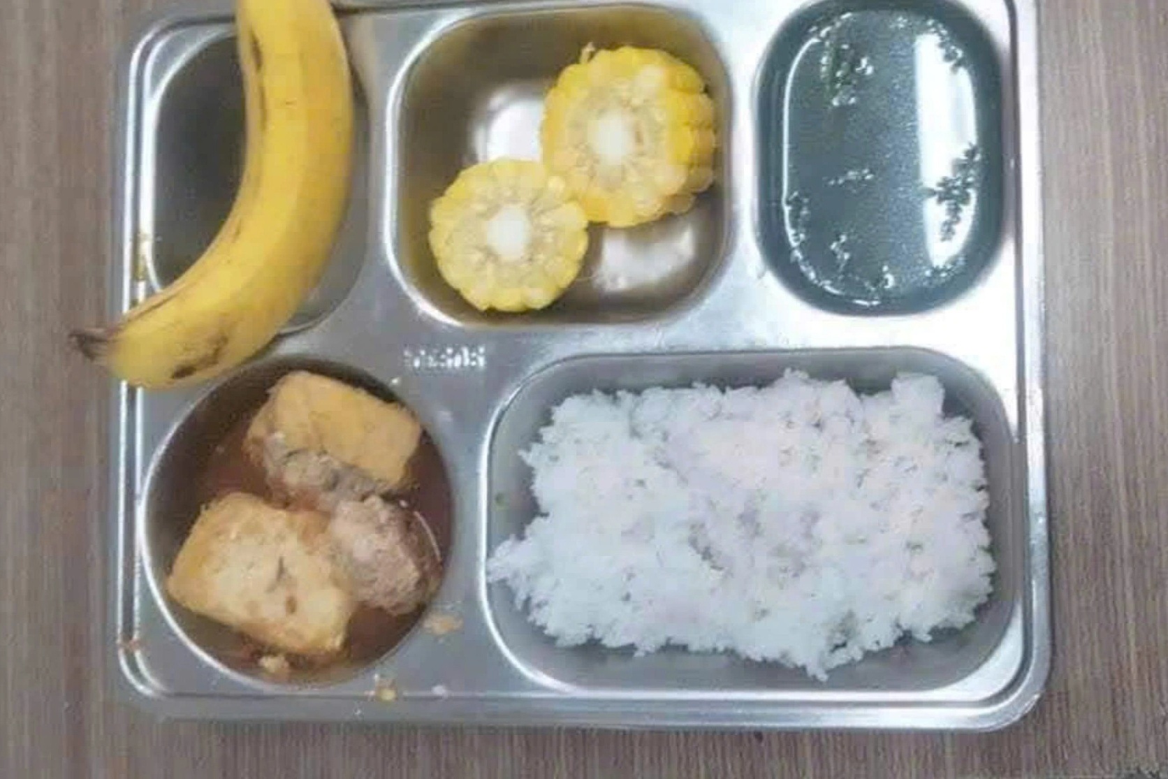 Skolen snakker ut om bildet av barnelunsjer som diettmåltider - 1 Nhà trường lên tiếng về hình ảnh bữa cơm trưa cho trẻ như suất ăn kiêng - 1