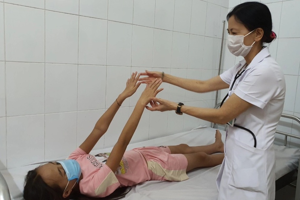 Xót xa hoàn cảnh người đàn ông dân tộc HMông bán trâu tìm sự sống cho con - 5 Xót xa hoàn cảnh người đàn ông dân tộc HMông bán trâu tìm sự sống cho con - 5