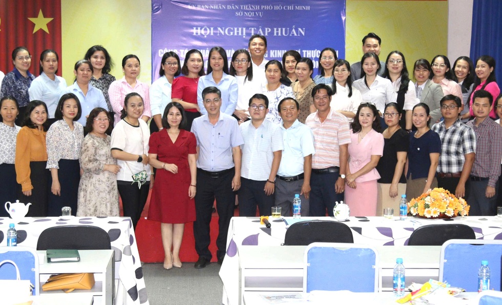 Những cán bộ xã, phường bật khóc tại cuộc họp mang lại đổi thay ở TPHCM - 11 Những cán bộ xã, phường bật khóc tại cuộc họp mang lại đổi thay ở TPHCM - 11