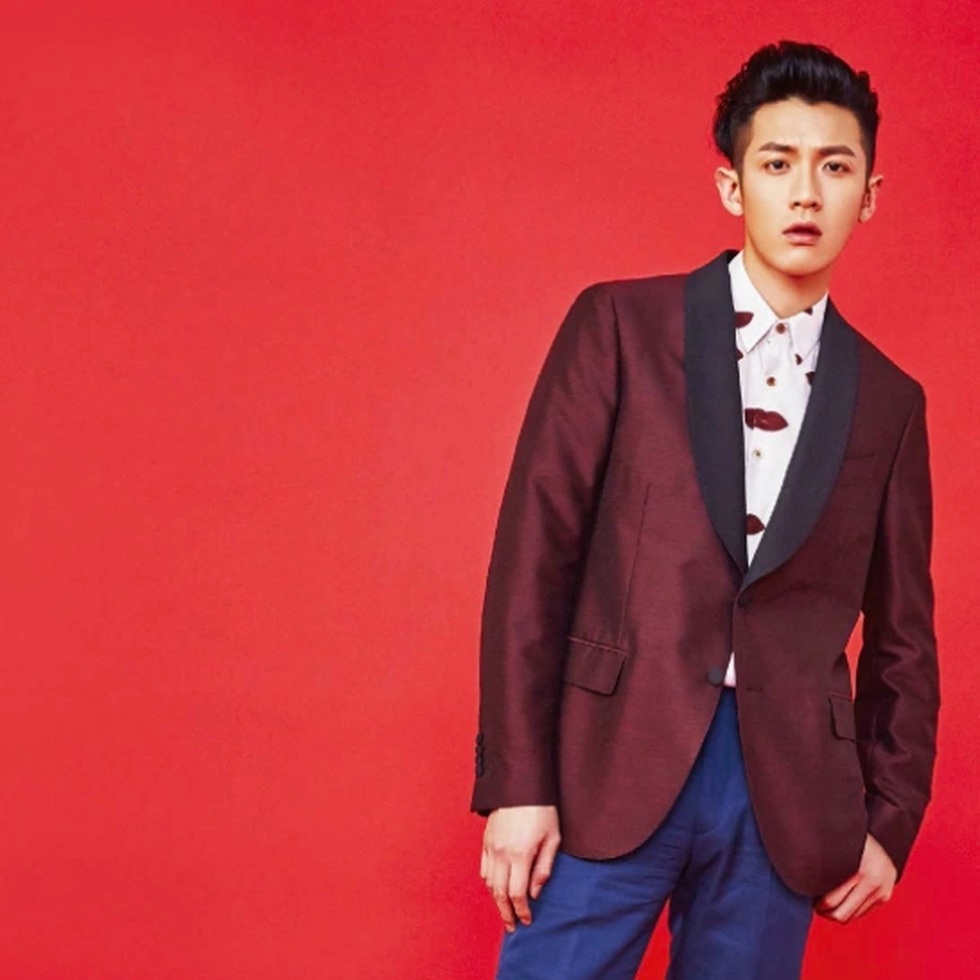 Kim Soo Hyun và dàn đại sứ thương hiệu Prada dính bê bối chấn động châu Á - 14 Kim Soo Hyun và dàn đại sứ thương hiệu Prada dính bê bối chấn động châu Á - 14