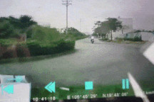 Đi ngược vòng xuyến, xe máy lĩnh hậu quả vì kiểu chạy xe “khôn lỏi”