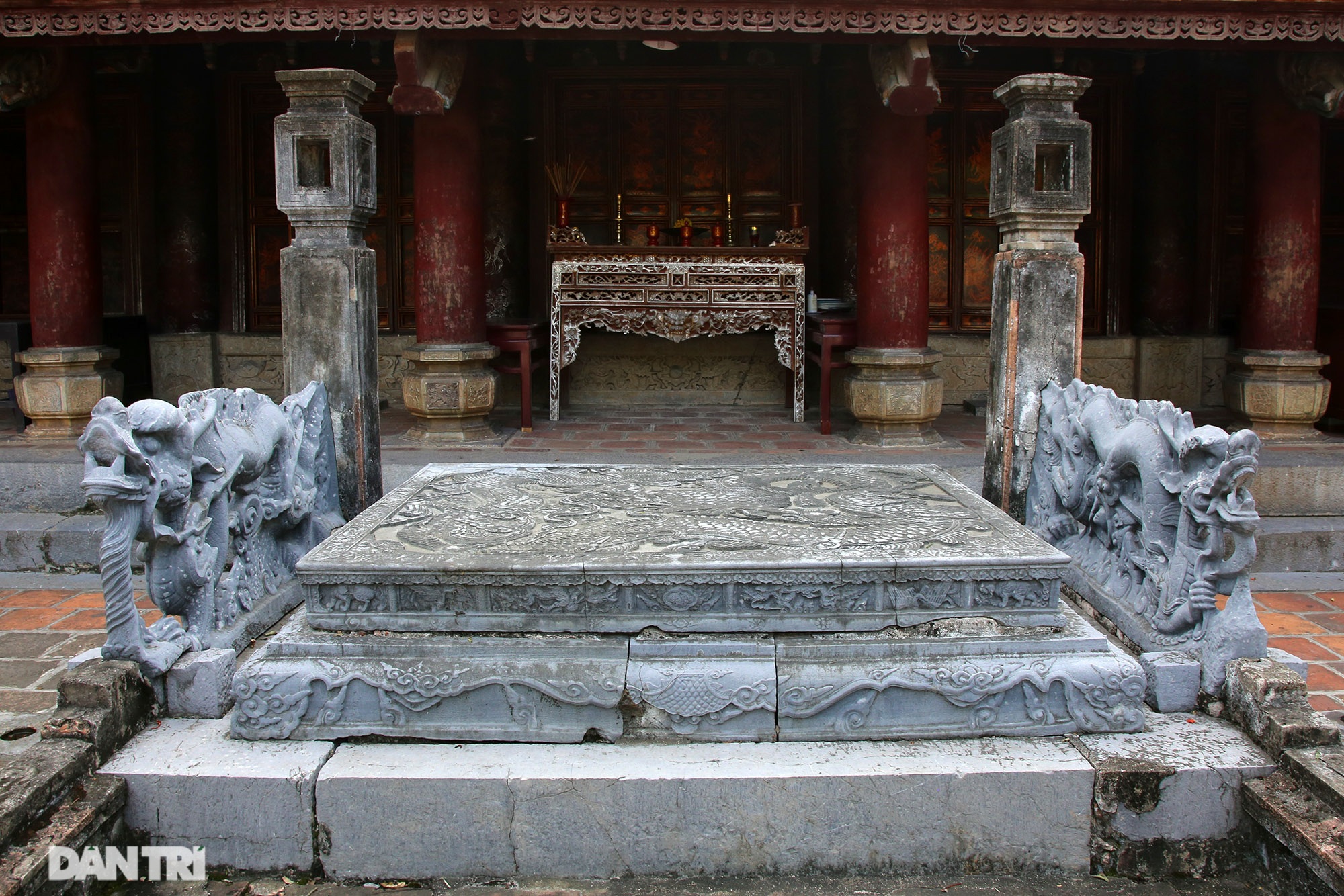 Long sàng đá độc nhất ở Việt Nam chạm hình trâu, chuột sánh cùng rồng - 9 Long sàng đá độc nhất ở Việt Nam chạm hình trâu, chuột sánh cùng rồng - 9