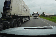 Nổi bật tuần qua: Xe khách  chạy ẩu còn thể hiện thái độ với ô tô đi đúng