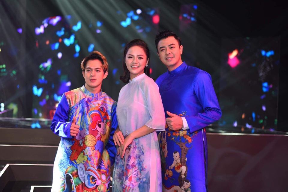 NSND Hoàng Dũng, Lan Hương lần đầu trổ tài ca hát cùng dàn diễn viên đình đám - 10 NSND Hoàng Dũng, Lan Hương lần đầu trổ tài ca hát cùng dàn diễn viên đình đám - 10